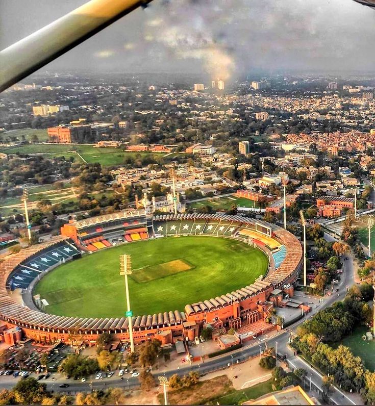 PSL Final Set for Lahore Showdown in Front of Packed Crowd - Crictips ...